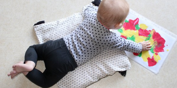 La peinture propre: activité créative et sensorielle pour bébé –