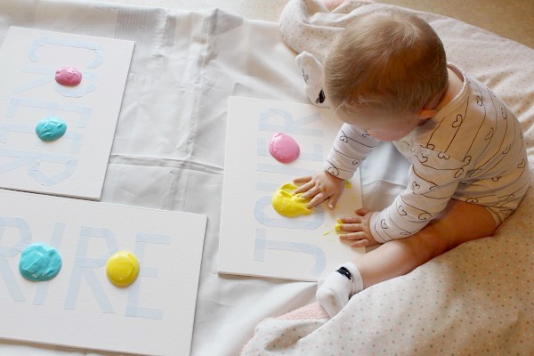Fabriquez une peinture comestible pour bébés et enfants : une